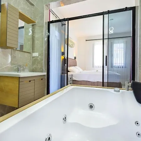 Lunessa-villa With Children's Pool For 8 People In Oludeniz 度假居 费特希耶