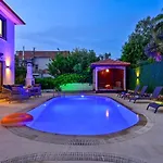 Lunessa-villa With Children's Pool For 8 People In Oludeniz フェティエ